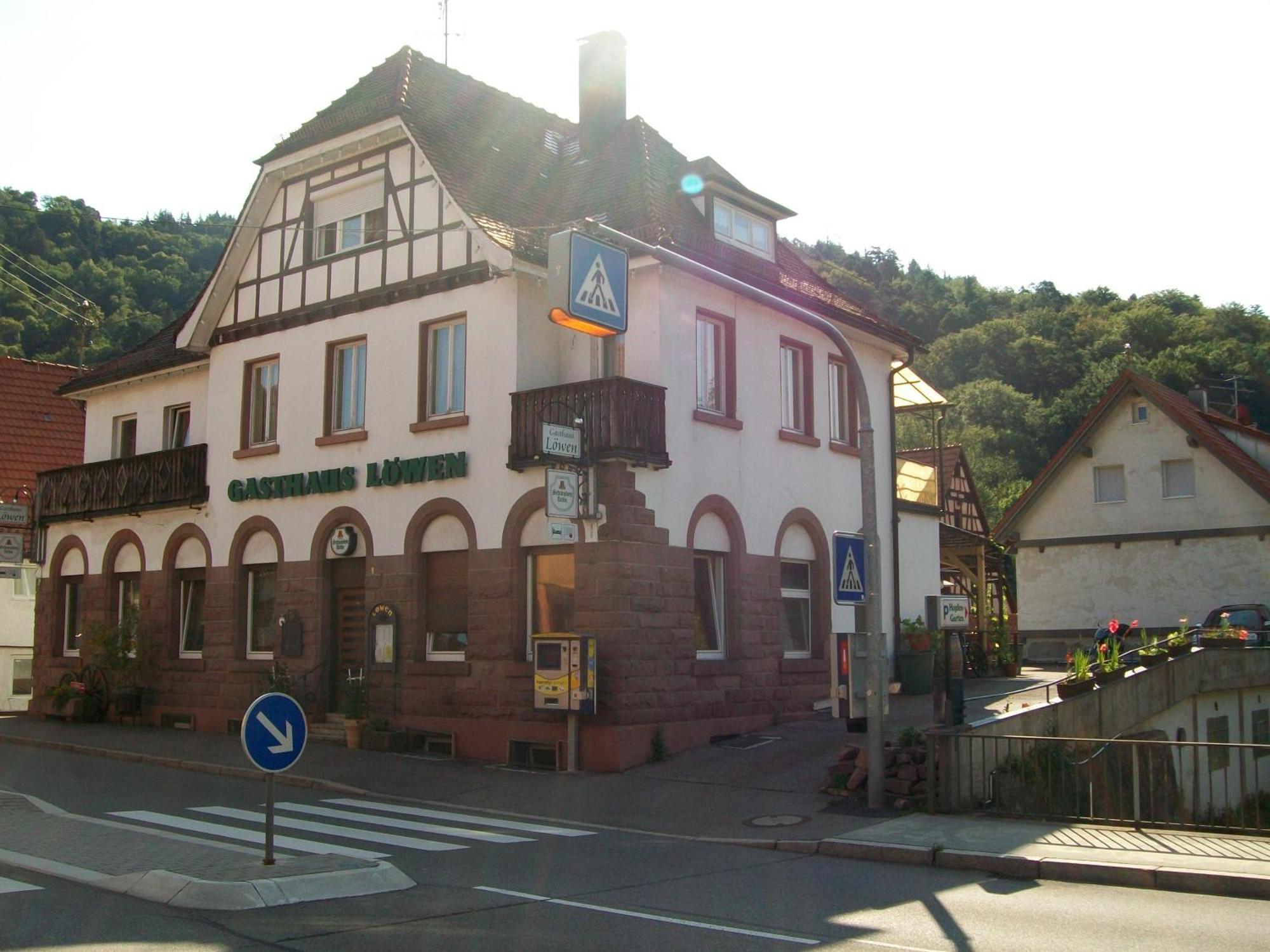 Gasthaus Loewen Hotell Unterreichenbach Eksteriør bilde